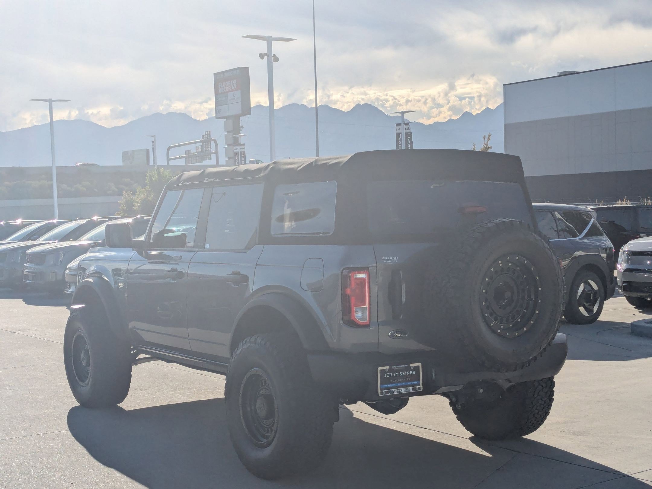 2022 Ford Bronco Big Bend photo 2