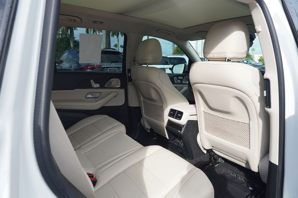 2023 Mercedes Benz GLS 450 4MATIC photo 10