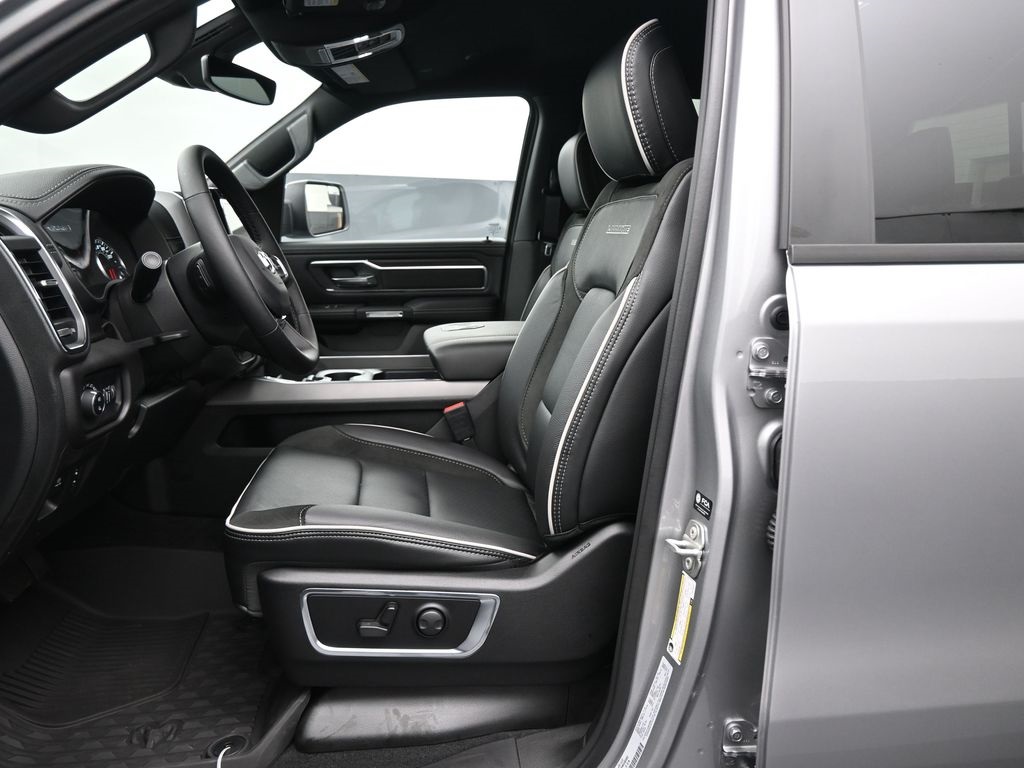 2025 Ram 1500 Laramie photo 16