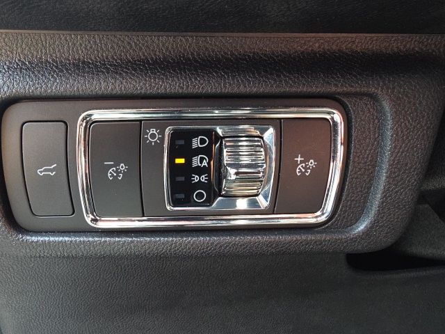 2021 Lincoln Corsair Standard photo 10