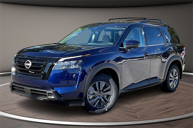 2025 Nissan Pathfinder SV's photo