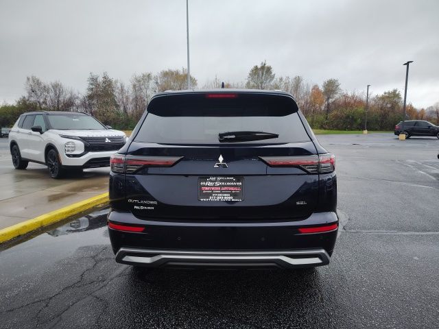 2025 Mitsubishi Outlander SEL photo 4