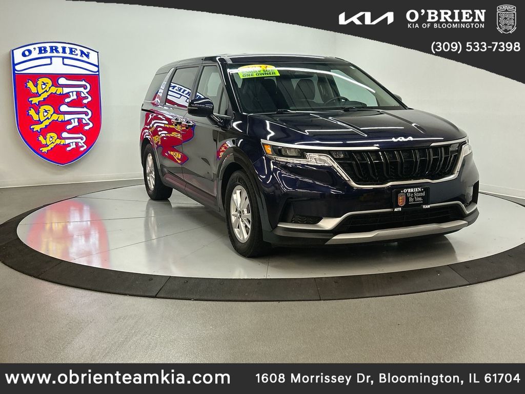 2023 Kia Carnival LX's photo