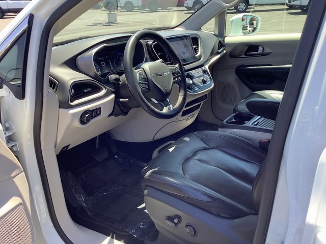 2022 Chrysler Pacifica Touring L photo 7