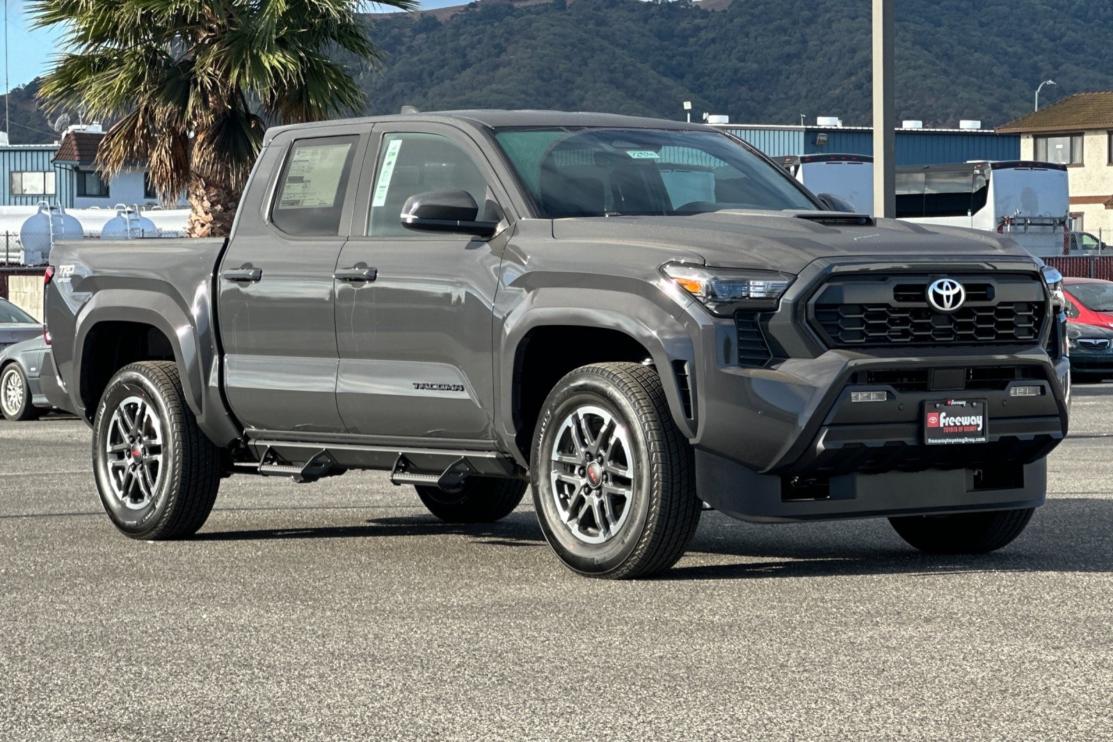 2025 Toyota Tacoma TRD Sport 4x4 Double Cab photo 2