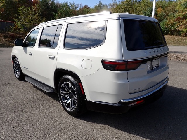 2022 Jeep Wagoneer Series III photo 3