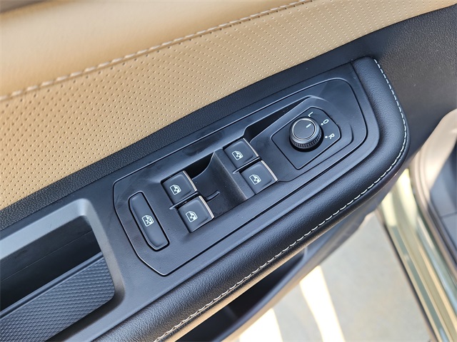 2026 Volkswagen Atlas Cross Sport SE Technology photo 9