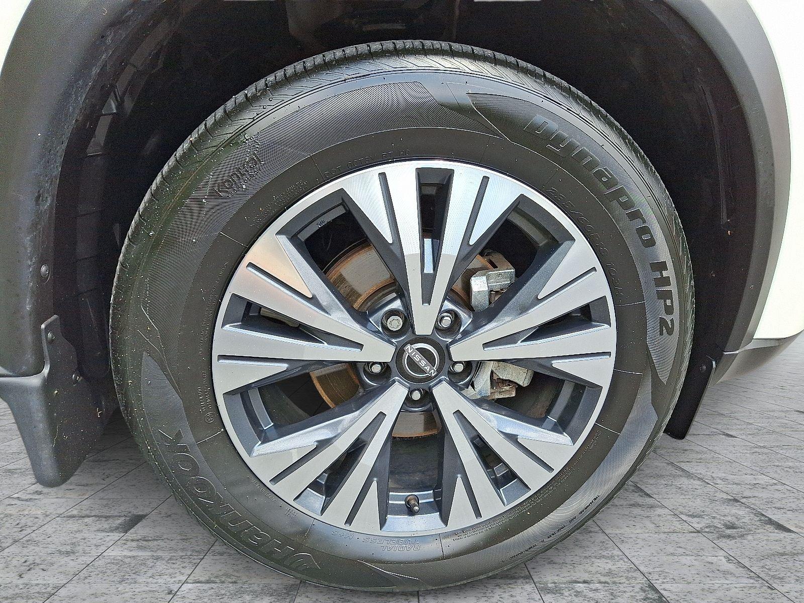 2022 Nissan Rogue SV photo 8