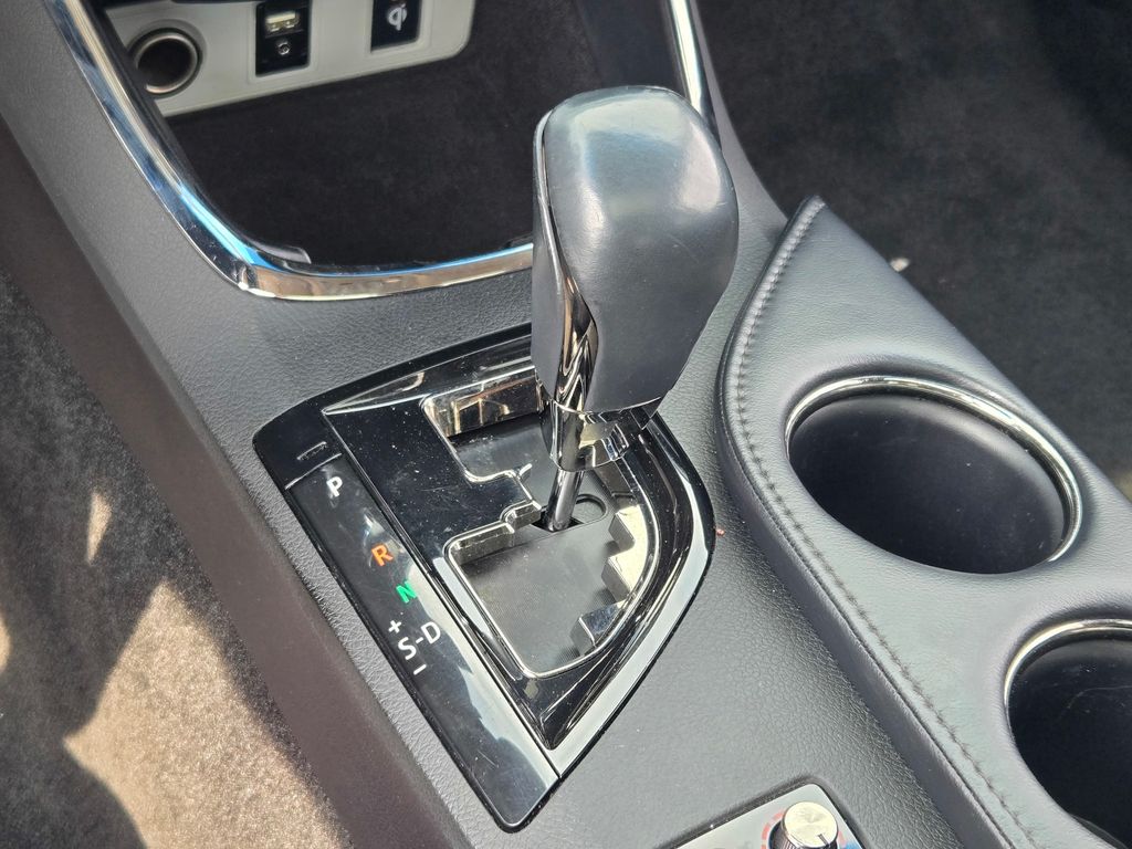 2016 Toyota Avalon Touring photo 26