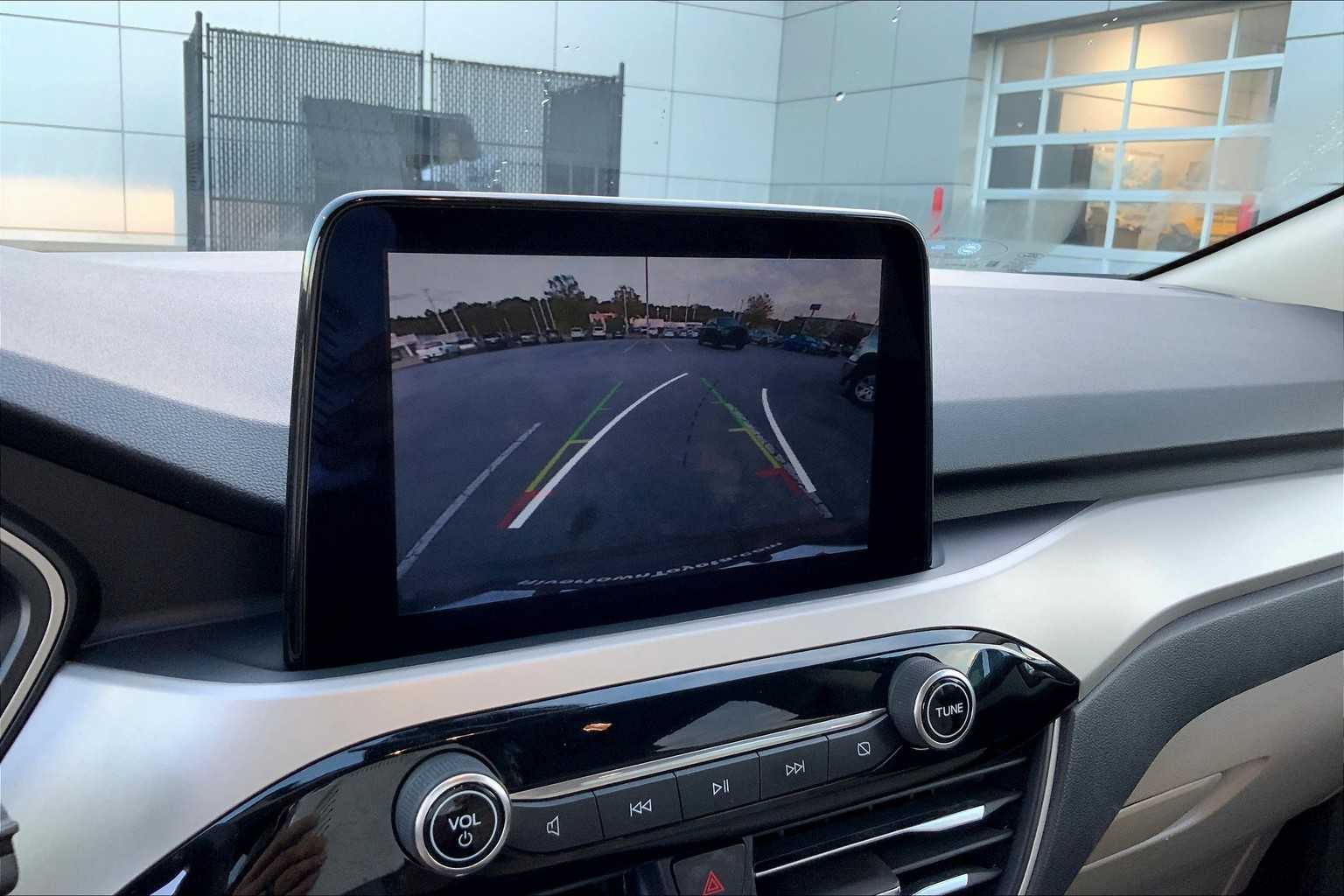 2020 Ford Escape SEL photo 26