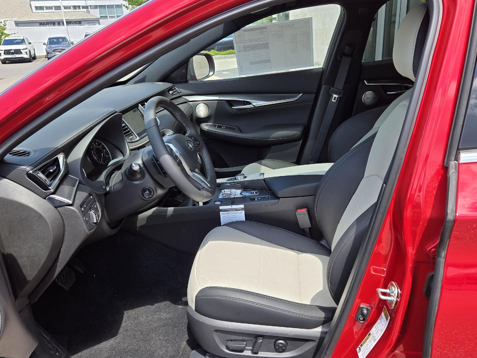 2025 Infiniti QX55 Essential photo 3
