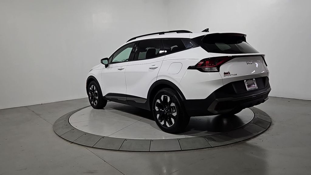 2024 Kia Sportage X-Line photo 3