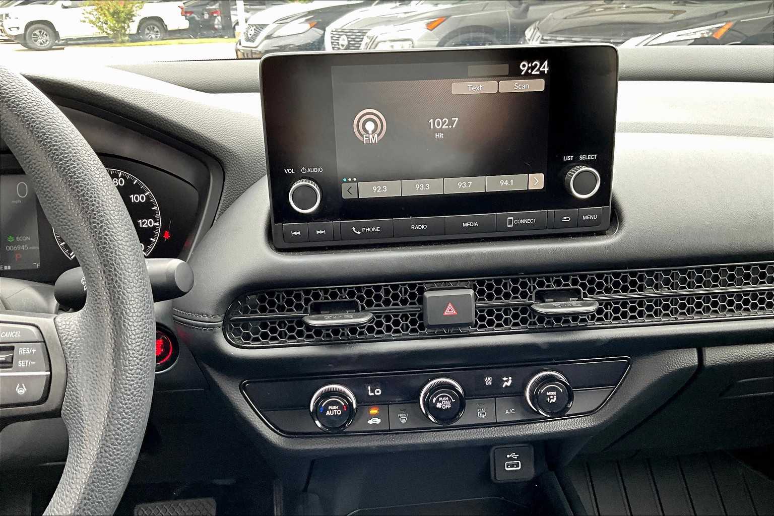 2025 Honda HR-V LX photo 6