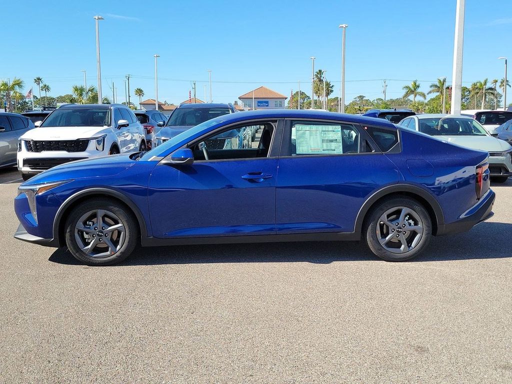 2025 Kia K4 LXS photo 8