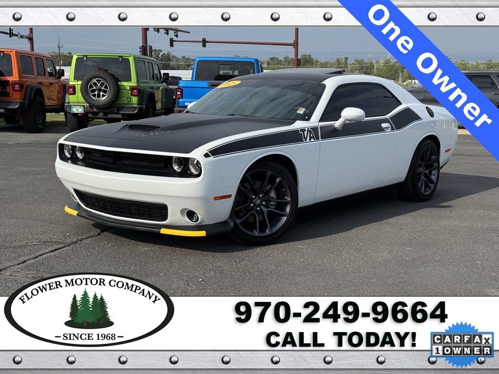 2023 Dodge Challenger R/T photo 3