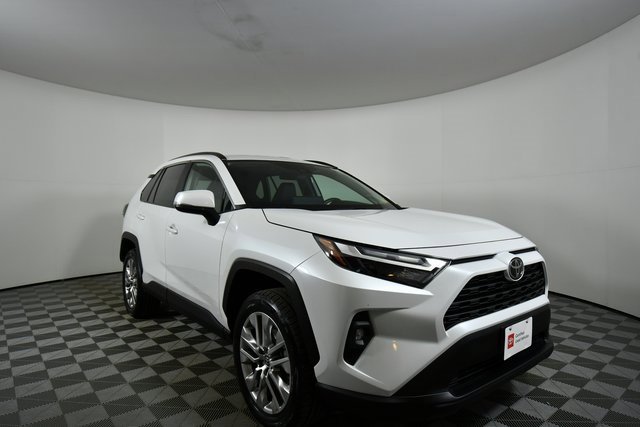 2024 Toyota RAV4 XLE Premium photo 4