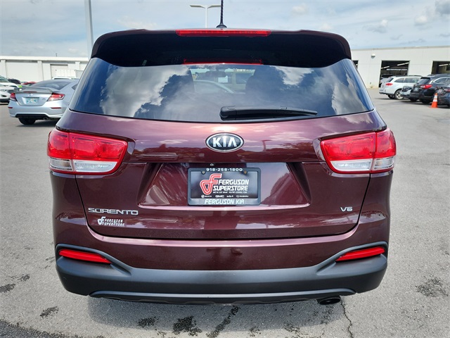 2018 Kia Sorento LX photo 2
