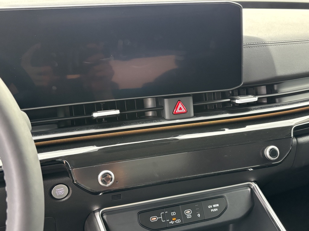 2025 Kia Carnival SX Prestige photo 3