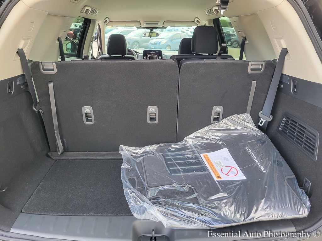 2025 Nissan Pathfinder S photo 17