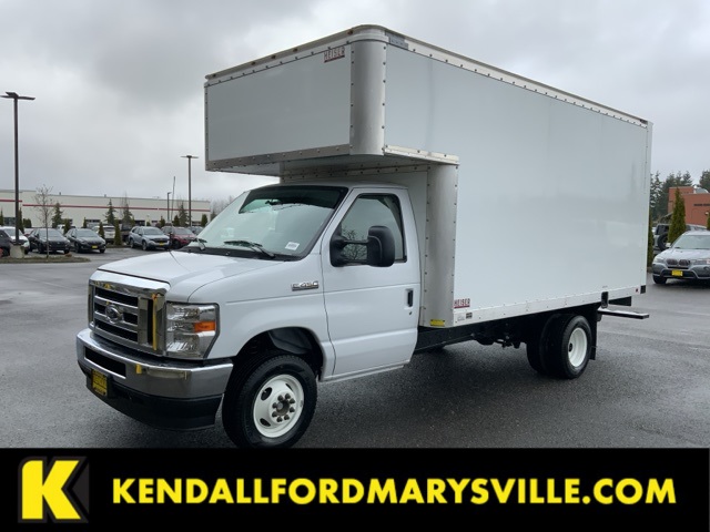 2025 Ford E-Series Cutaway Base's photo