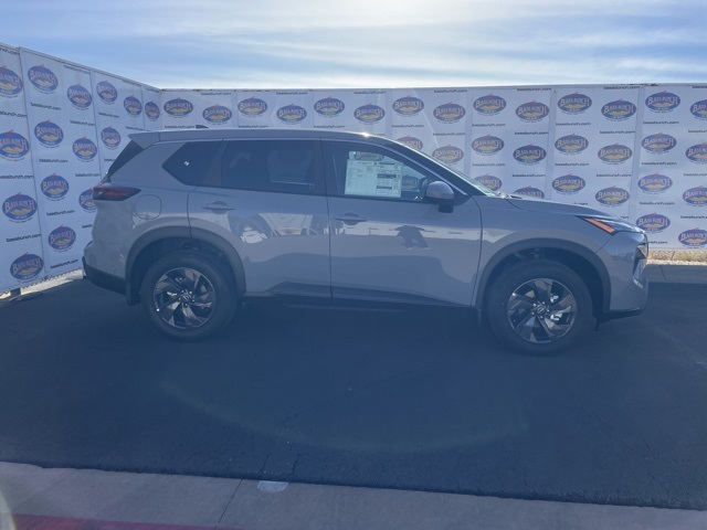 2026 Nissan Rogue SV's photo