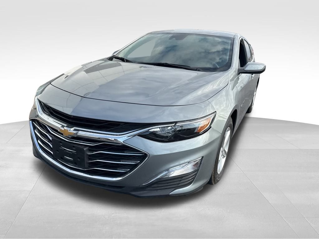 2024 Chevrolet Malibu LS photo 3