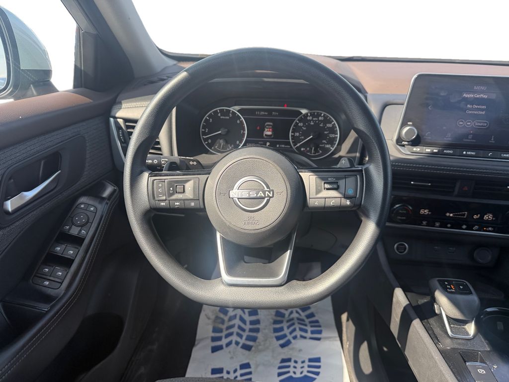 2023 Nissan Rogue SV photo 12