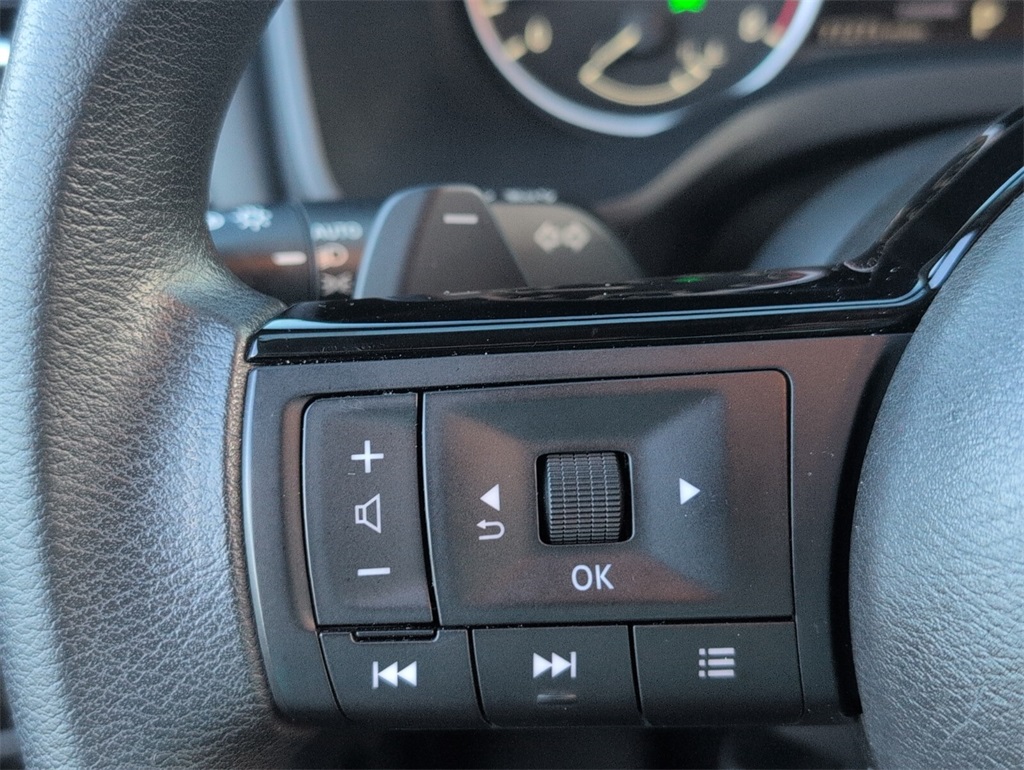 2021 Nissan Rogue SV photo 21