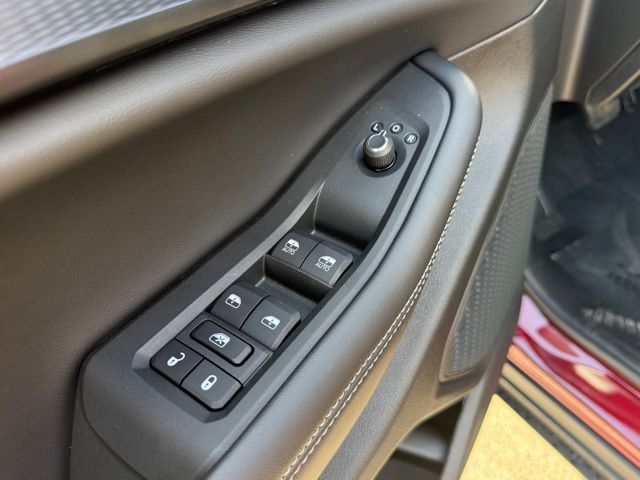 2025 Jeep Grand Cherokee Laredo Altitude photo 4
