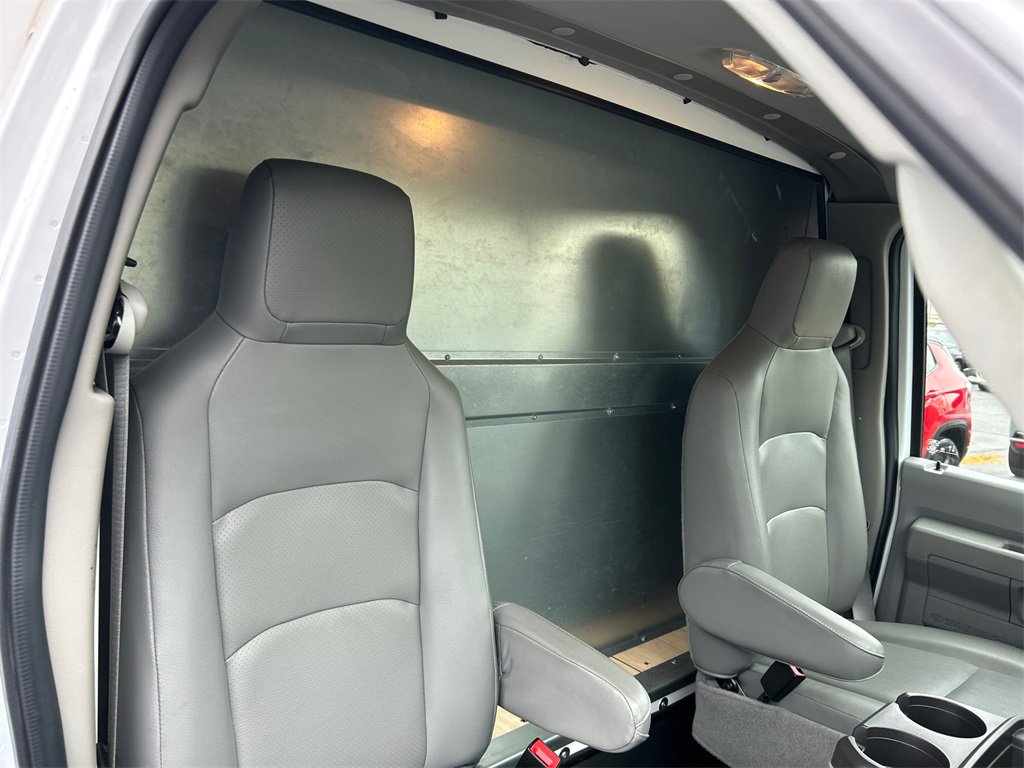 2024 FORD E-450 - Image 25