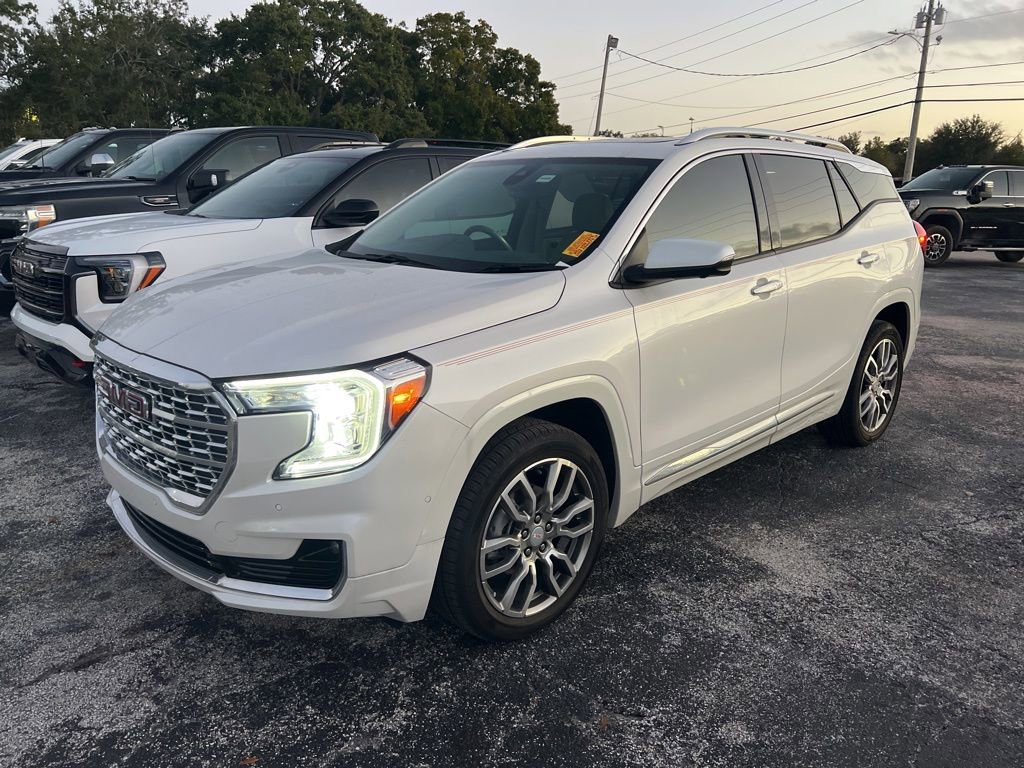 2023 GMC Terrain Denali's photo
