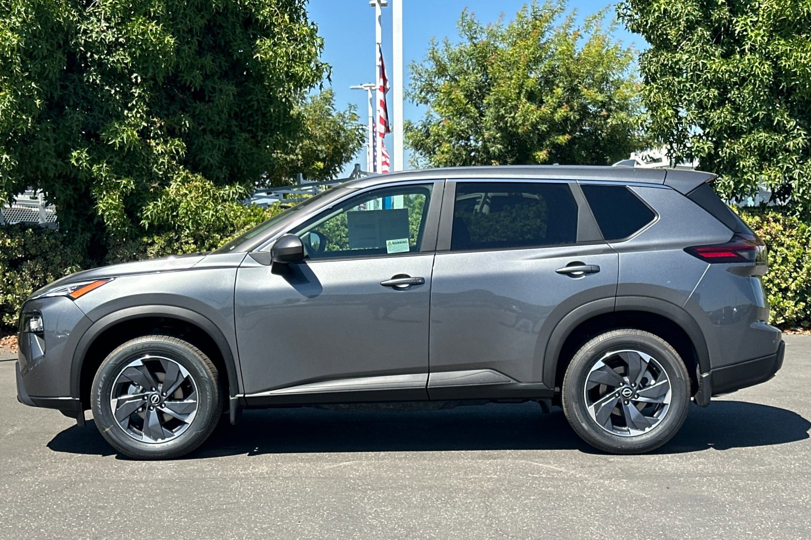 2026 Nissan Rogue SV photo 6