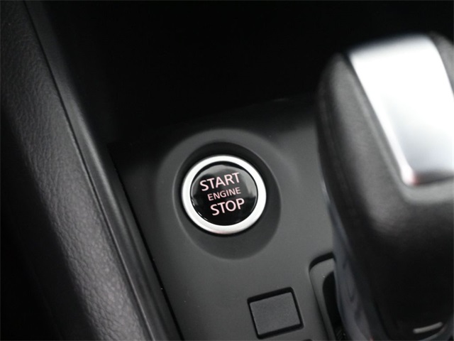 2025 Nissan Kicks Play S photo 2