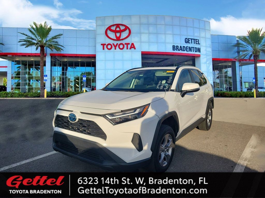 2022 Toyota RAV4 XLE