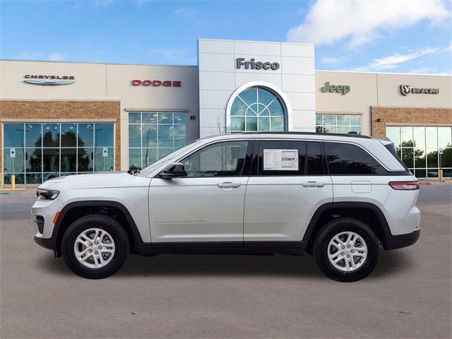 2025 Jeep Grand Cherokee Laredo Altitude photo 6