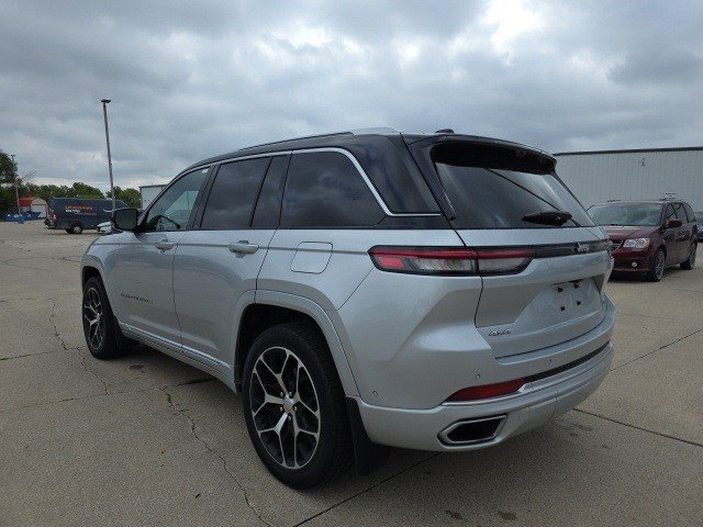 2022 Jeep Grand Cherokee Summit Reserve photo 4