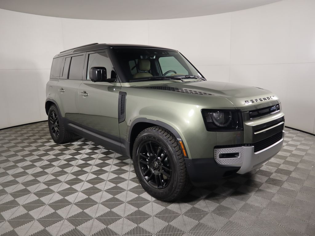 2025 Land Rover Defender 110 S photo 3