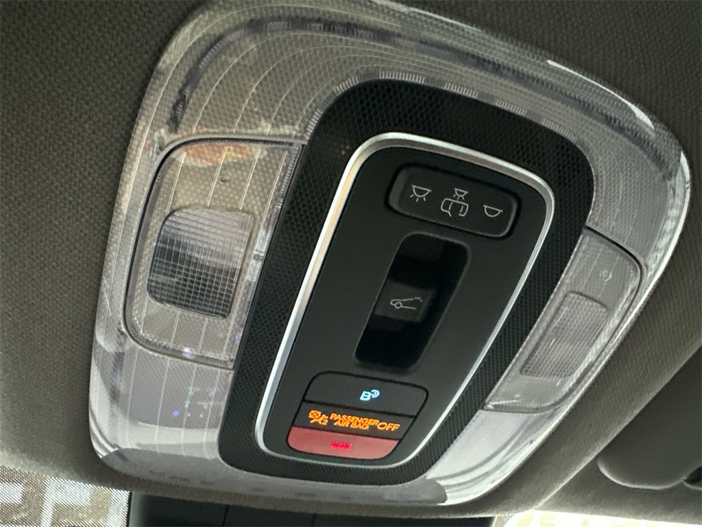 2025 Hyundai Elantra SEL Convenience photo 32