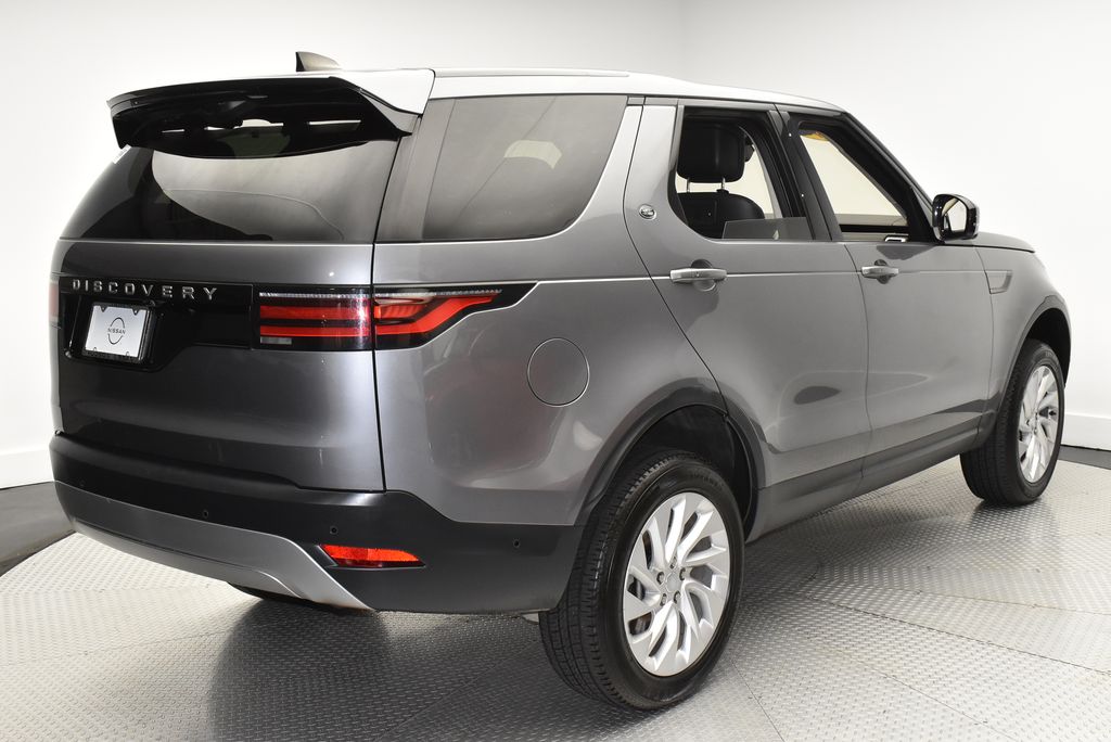 2024 Land Rover Discovery S photo 2