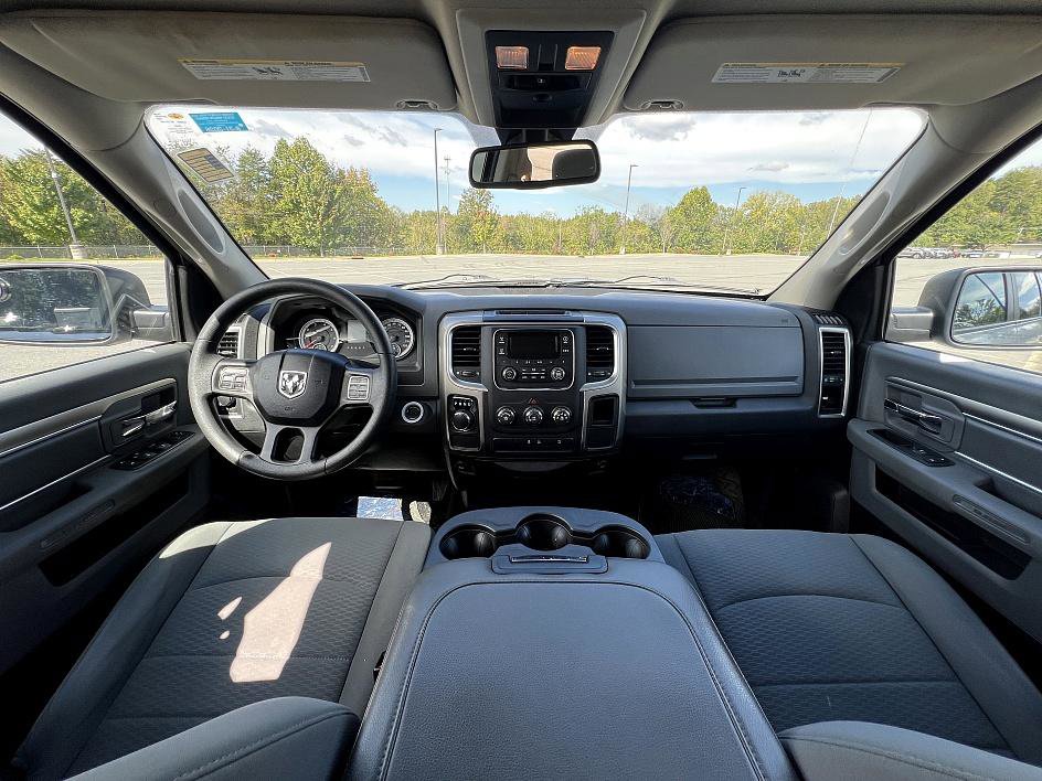2013 Ram 1500 SLT photo 18