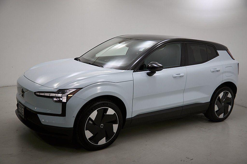 2025 VOLVO EX30 - Image 5