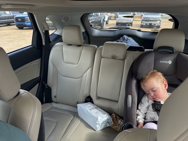 2020 Ford Edge Titanium photo 9