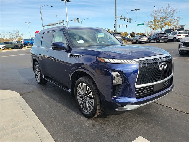 2025 Infiniti QX80 Luxe photo 3