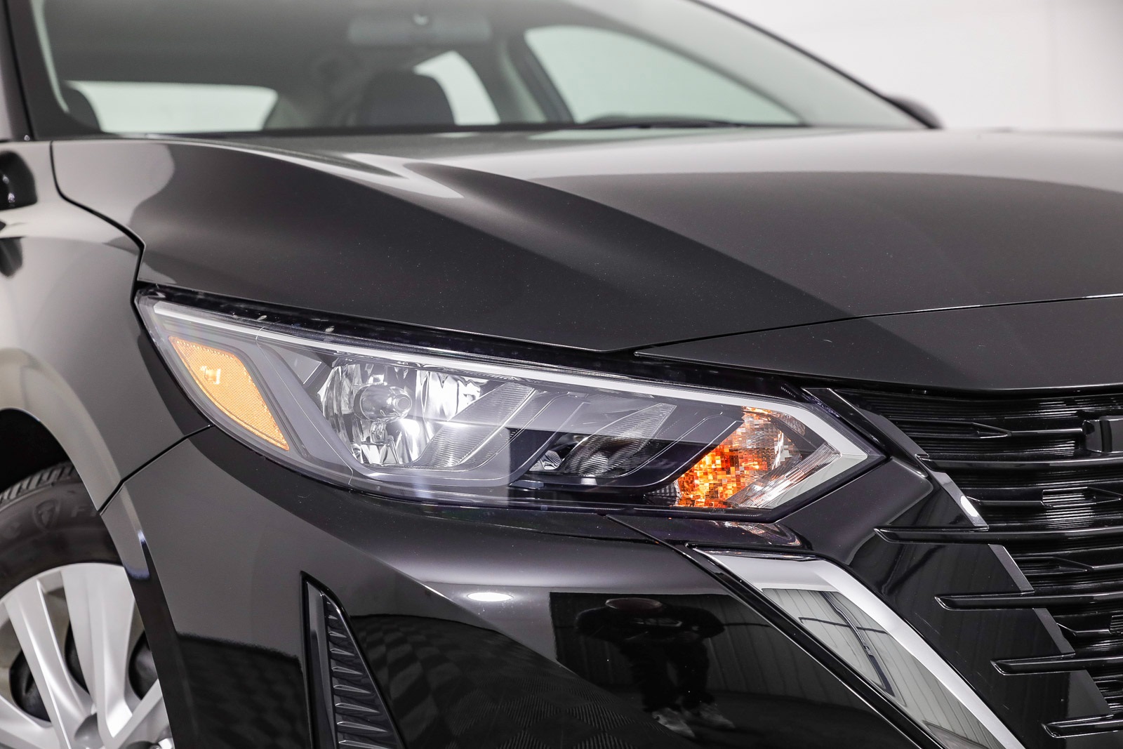 2025 Nissan Sentra S photo 2