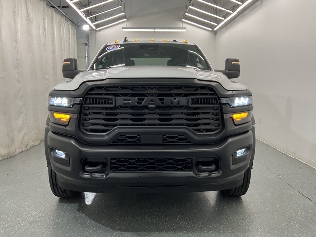 2025 Ram 5500 Tradesman photo 3