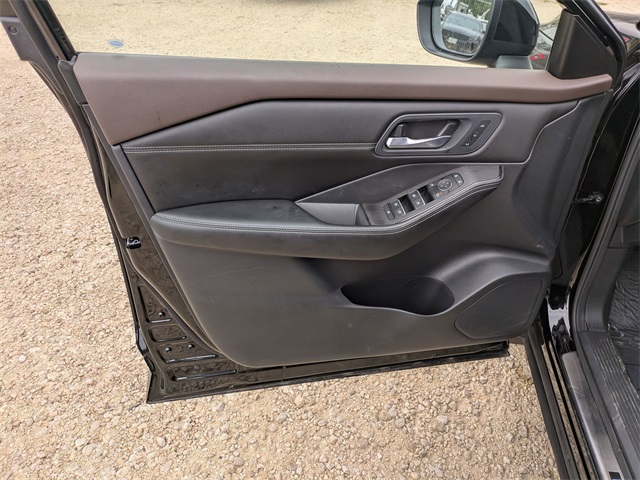 2023 Nissan Rogue SL photo 4