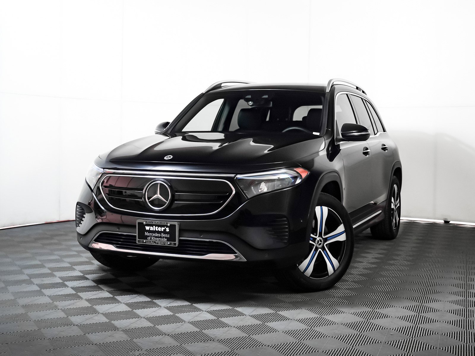 2023 Mercedes-Benz EQB Base's photo