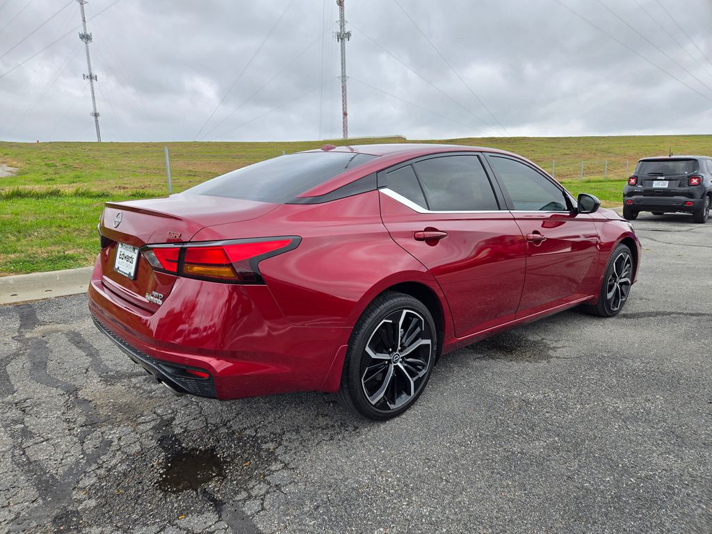 2024 Nissan Altima 2.5 SR photo 3