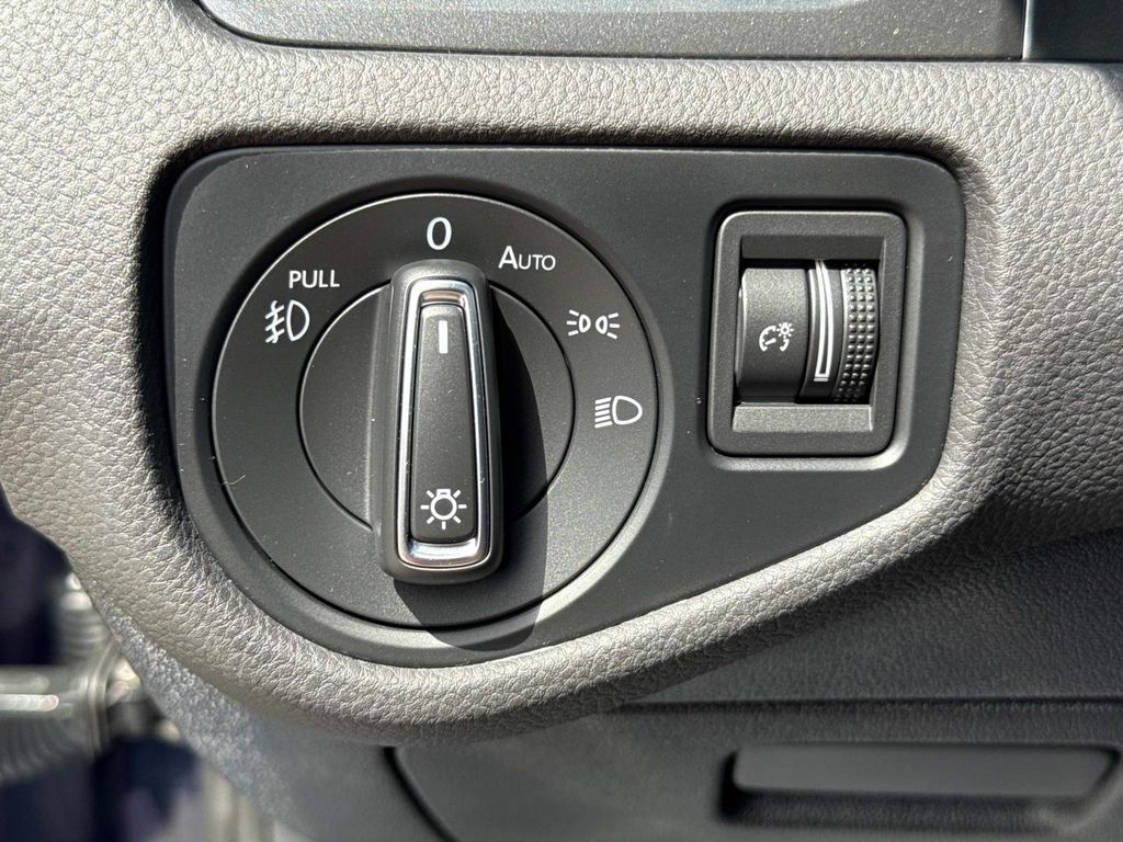 2018 Volkswagen Golf TSI SE photo 36