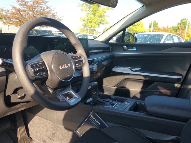 2025 Kia K5 LXS photo 9